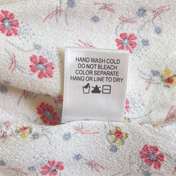 Kirious Ditsy Floral Cream V-neck Tiered Shift Knee Length Dress w Synch Chest - Picture 12 of 15